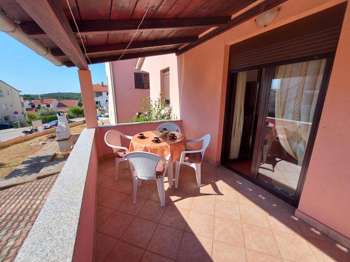 Apartman Porat Appartamento Pola Esterno foto