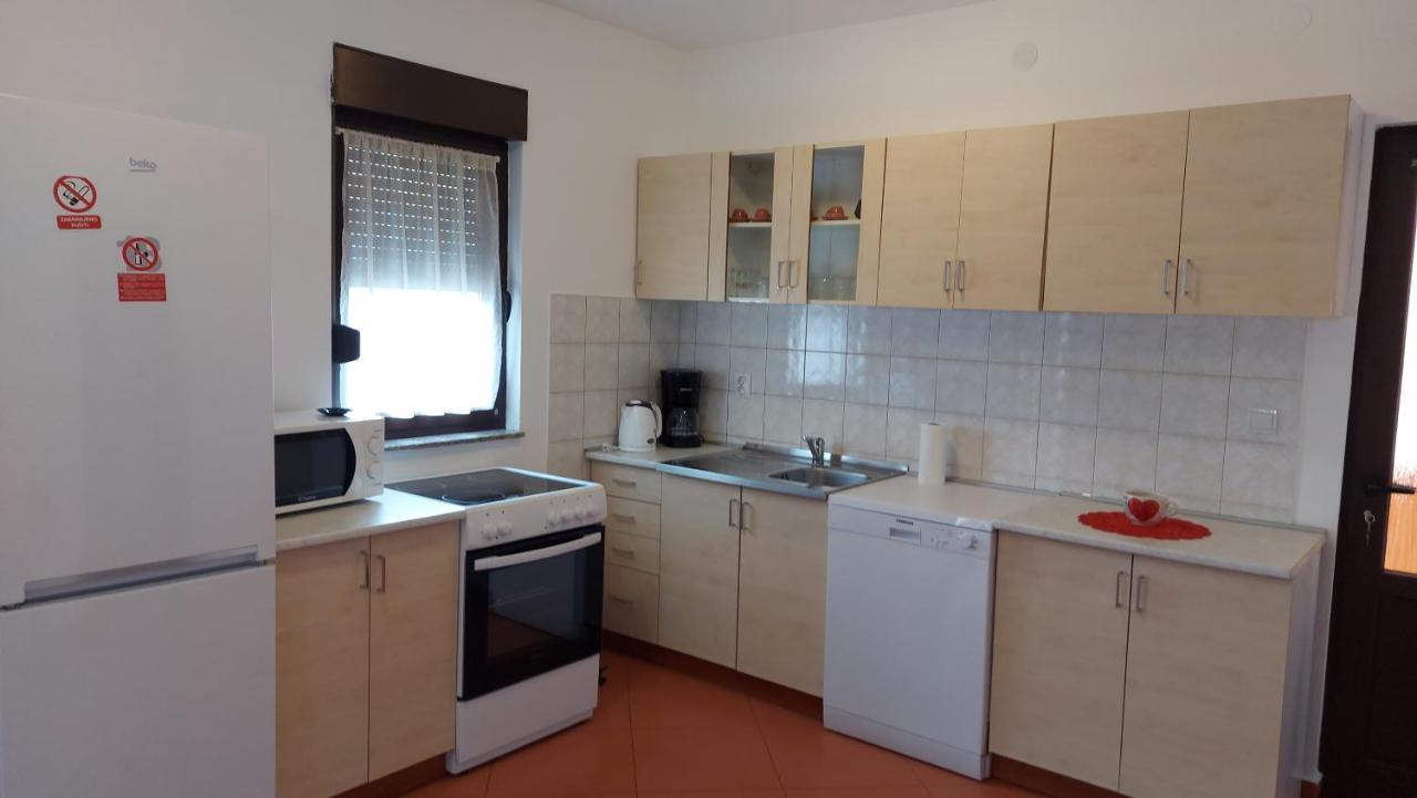 Apartman Porat Appartamento Pola Esterno foto