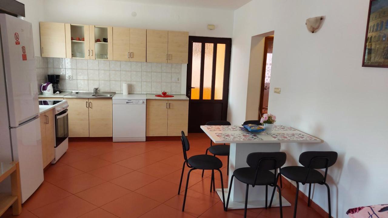 Apartman Porat Appartamento Pola Esterno foto
