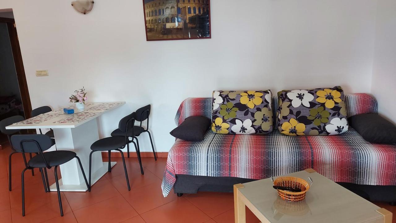Apartman Porat Appartamento Pola Esterno foto